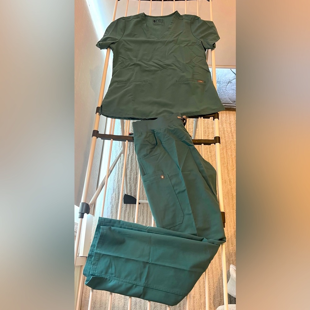 Figs Scrubs, Size Large
